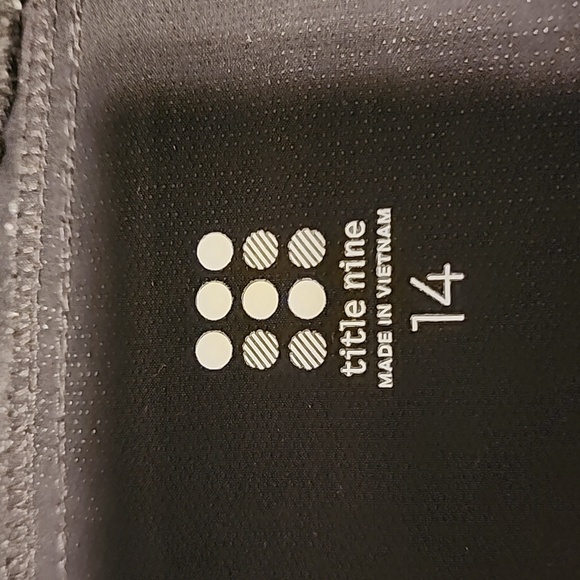 Woman's Black Title Nine Original Clamber Capri, Size 14 - Picture 3 of 8